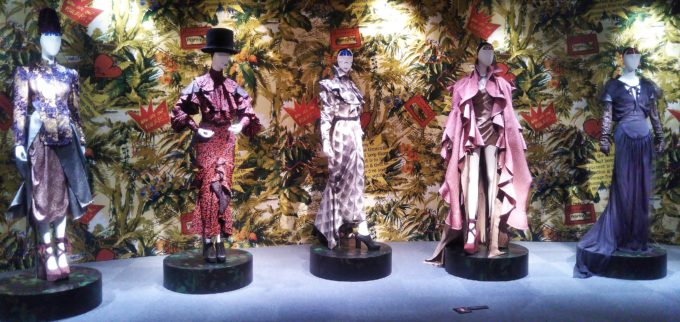 Vivienne Westwoodの展覧会get a life!には2014年～2015年秋冬コレクションの展示品も
