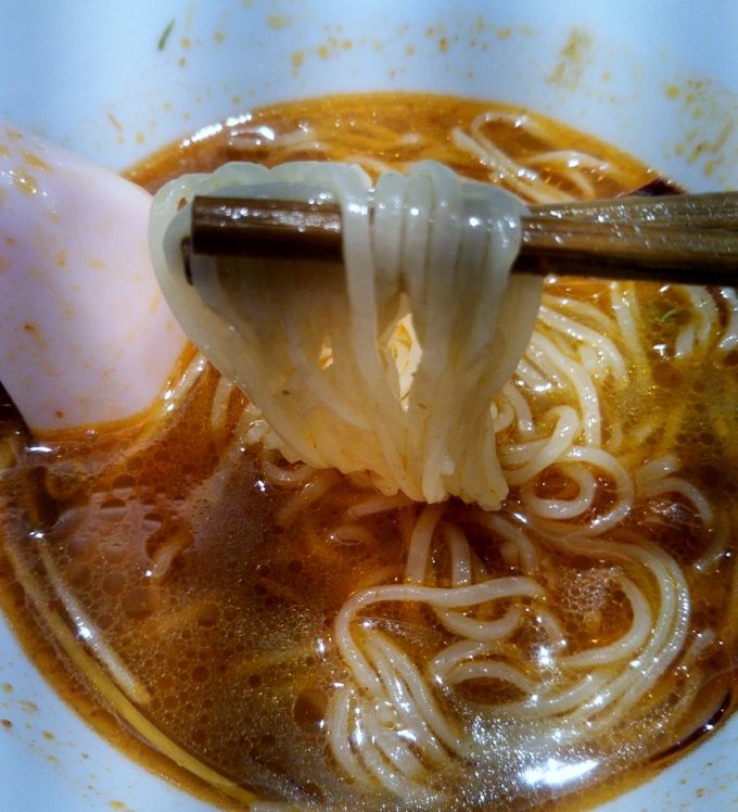 チプーン（Chipoon）のベジタブルタンタンヌードルの麺はモチモチ！