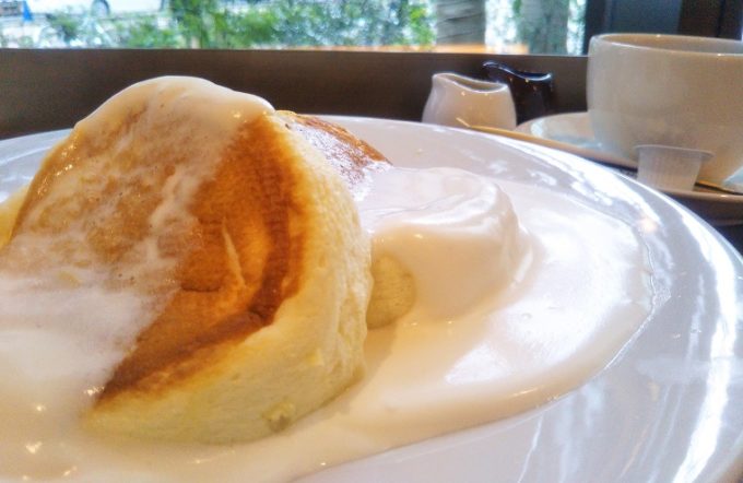  ishiya（イシヤ） 日本橋のプレーンのパンケーキと白い恋人ブレンドコーヒーを頼んだよ！【コレド室町テラス】